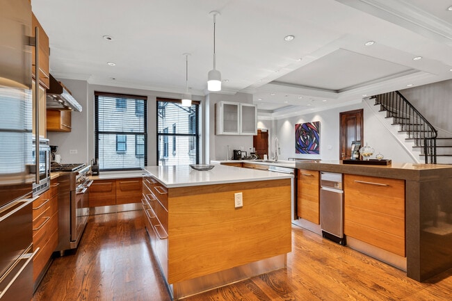 Building Photo - 70 E Walton St