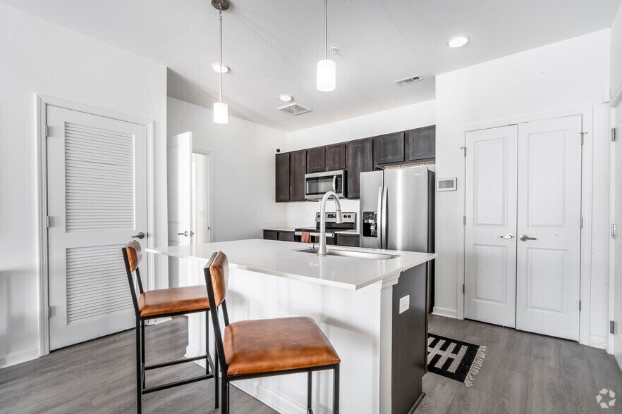 Steele Creek Apartments 10525 Steele Creek Rd Charlotte NC 28273