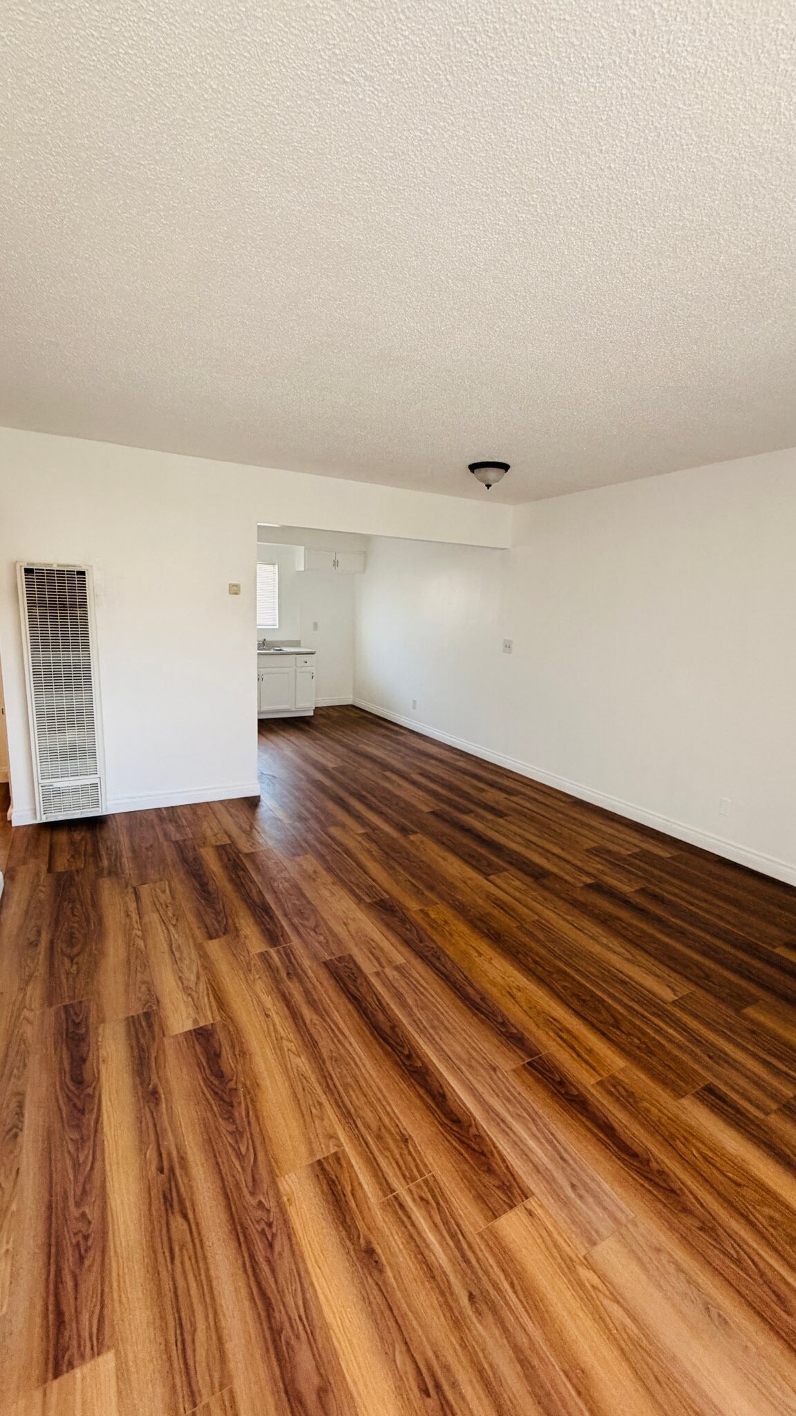 Building Photo - 1439 W 84th Pl