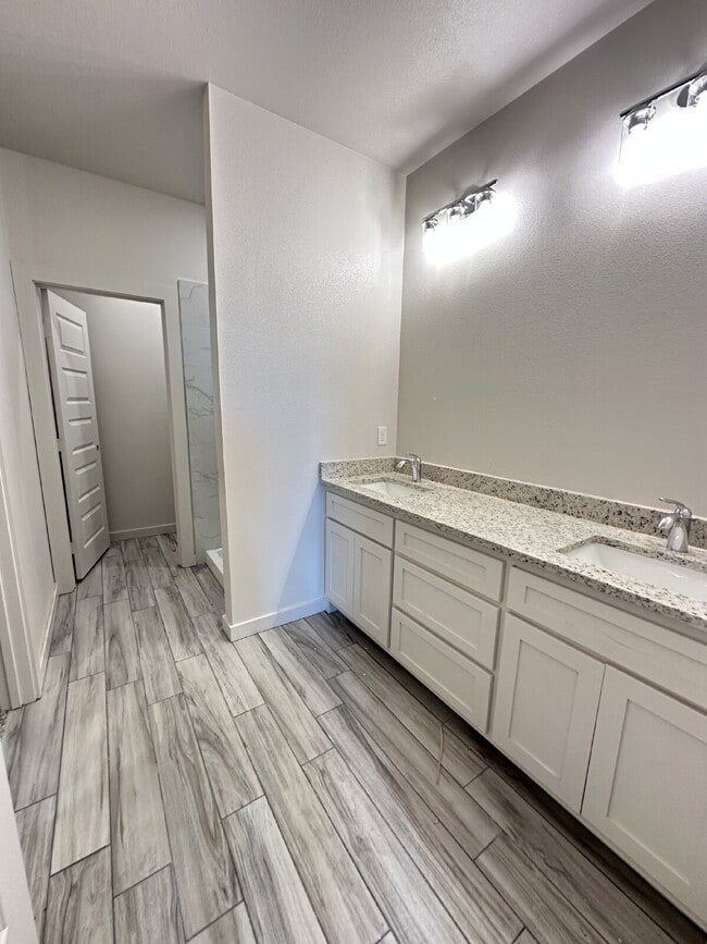 Building Photo - Brand new townhomes in Frenship East!