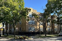 Building Photo - 3750 W Giddings St