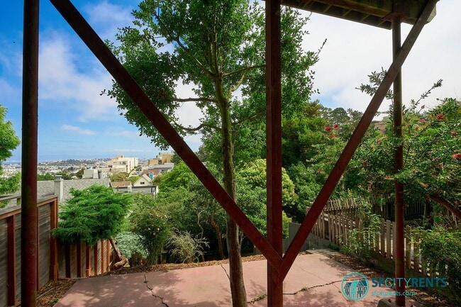 Building Photo - Noe Valley: Single Family Home w/ Views, D...