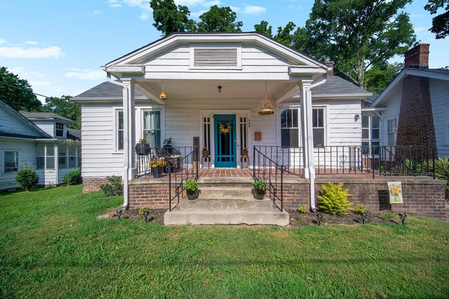 Primary Photo - Lovely historic home in Gastonia!