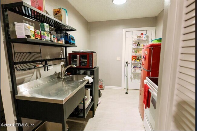 Building Photo - 8037 Parental Cir