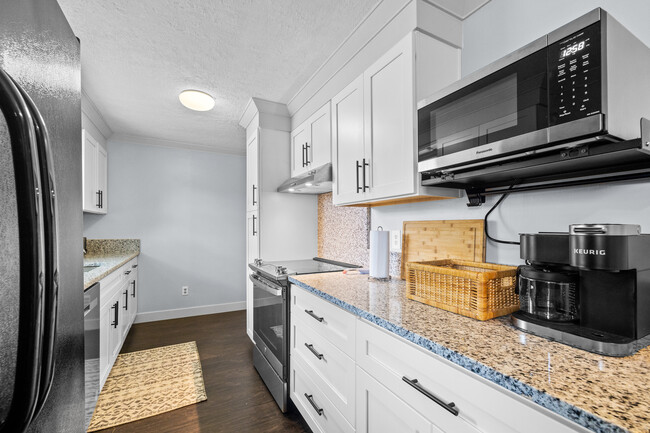 Building Photo - 1322 Raulston Rd