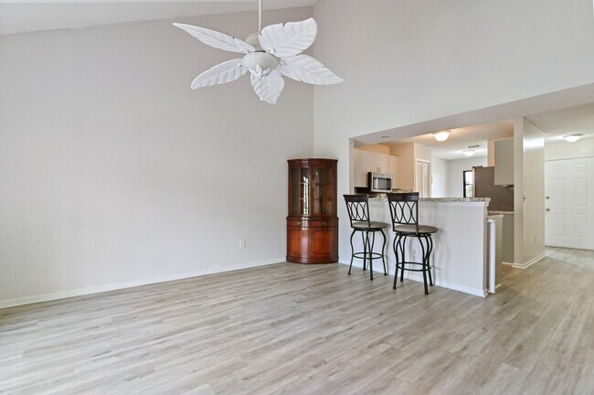 Building Photo - 10297 Hidden Springs Ct
