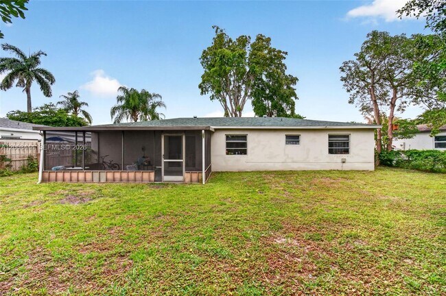 Building Photo - 10850 Eureka St