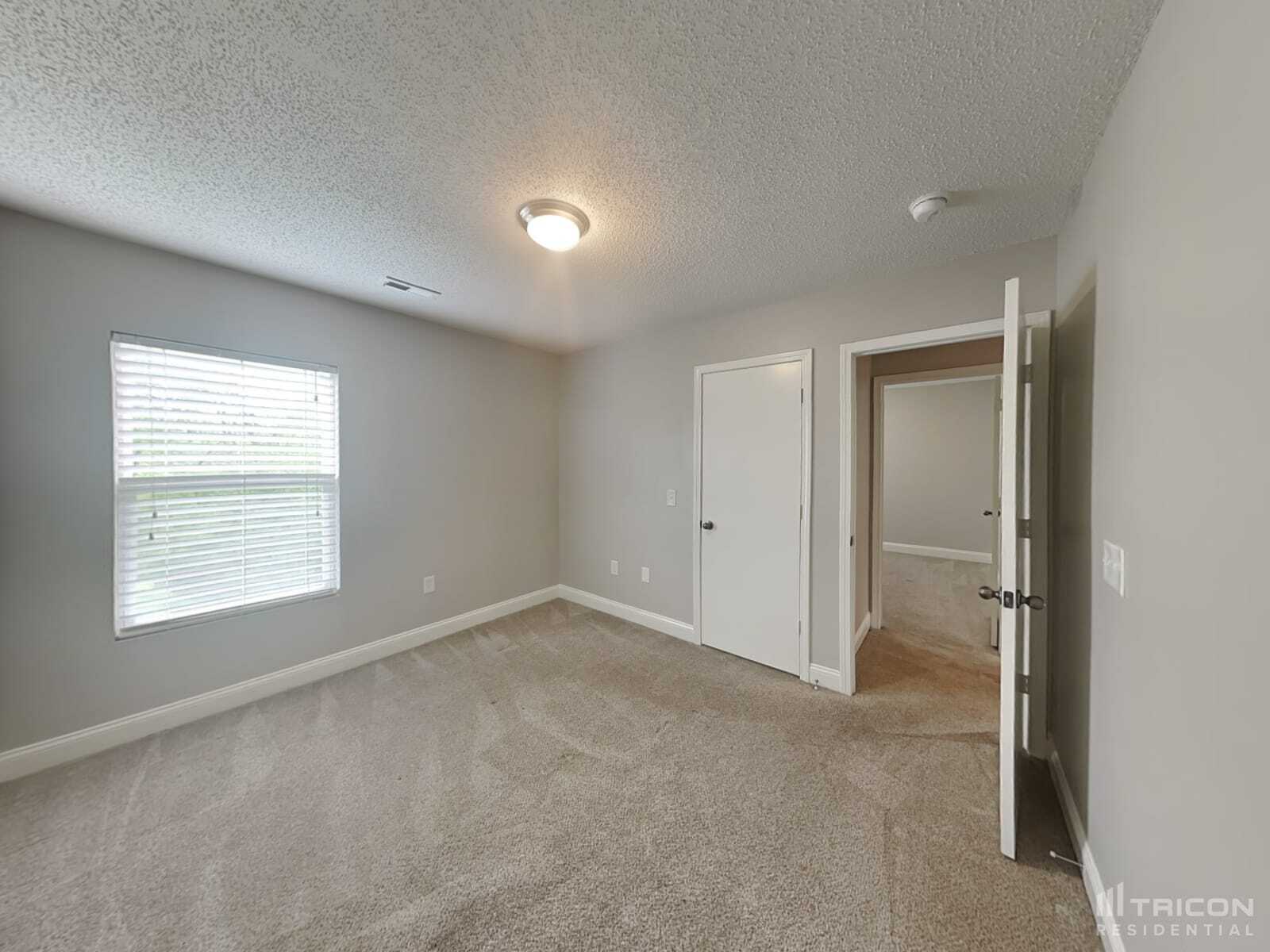 Building Photo - 4744 Abercromby St