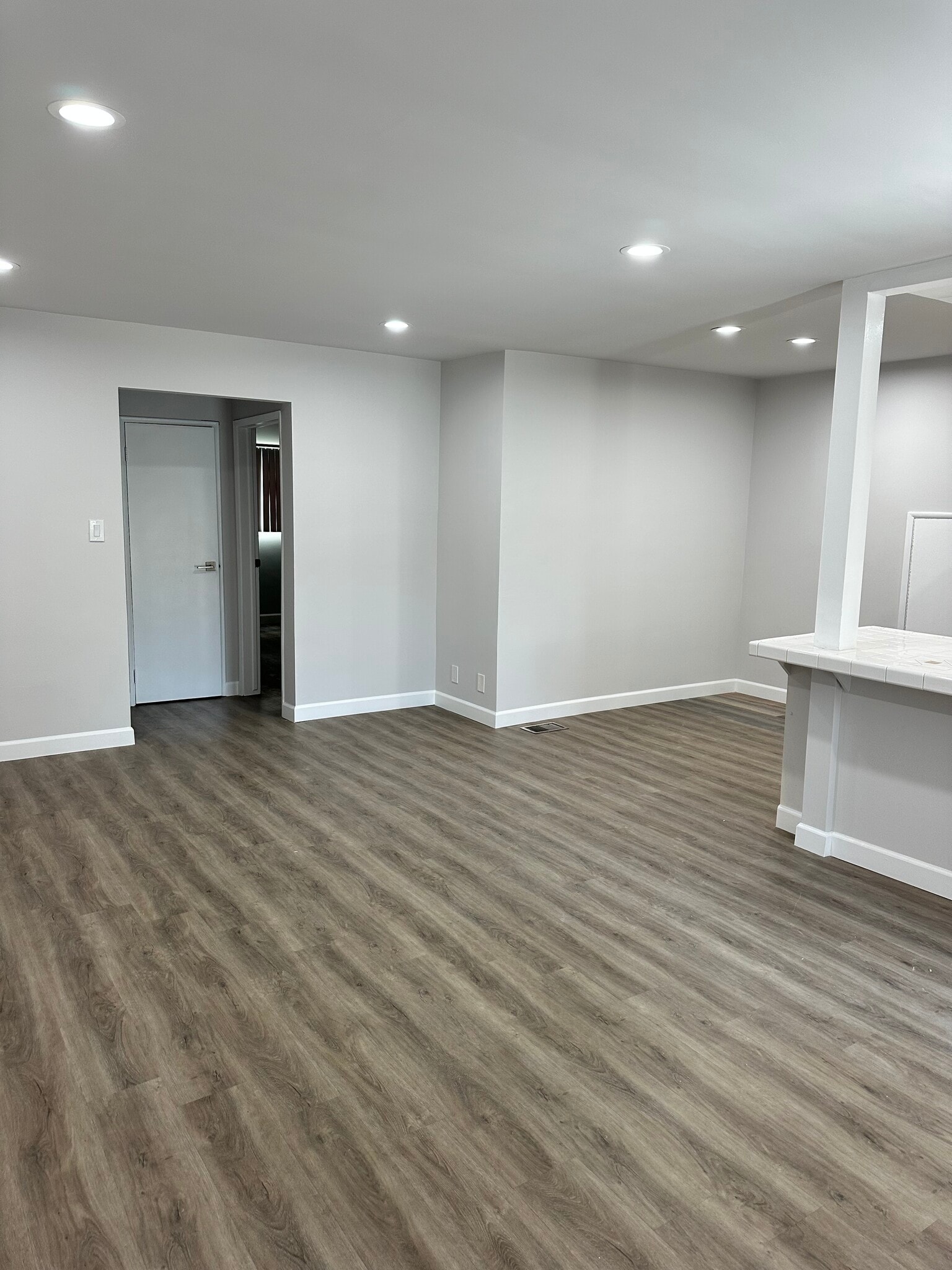 Building Photo - 1477 S Sherbourne Dr