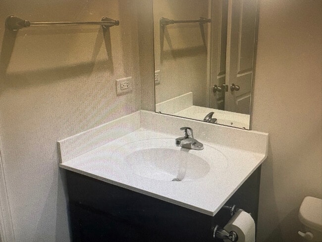 Building Photo - 901 Wilson St