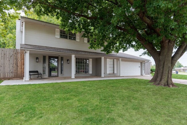 Building Photo - 5800 NW 89th St