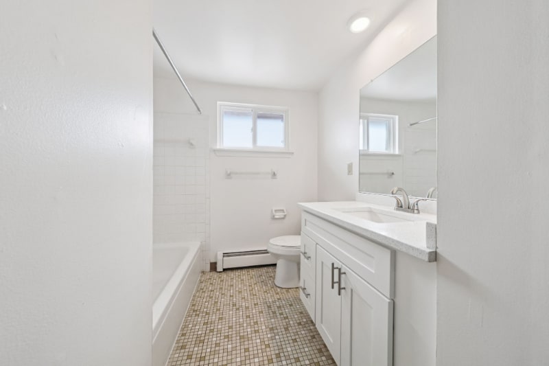 Building Photo - 110 Losson Rd