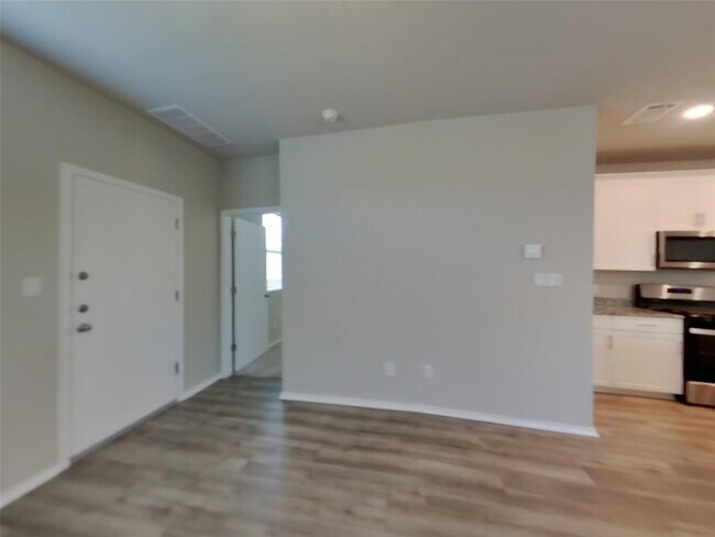 Building Photo - 5200 Saddle Clb Dr