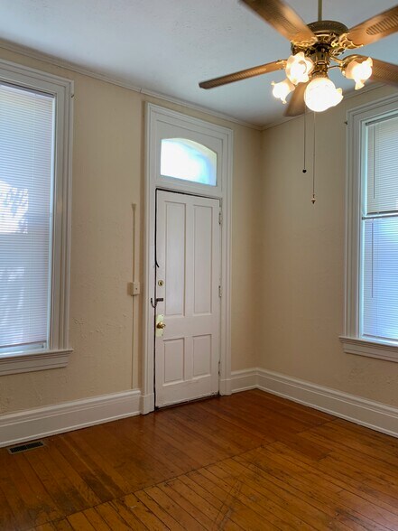 Building Photo - 2435 Ohio Ave