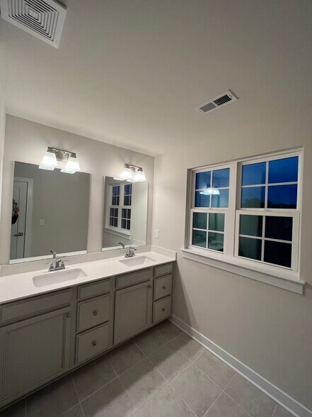 Building Photo - 807 Autumn Sage Dr