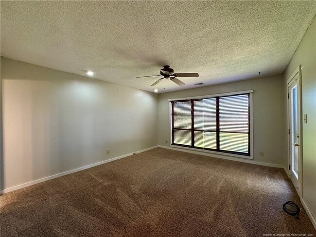 Building Photo - 679 Rosebud Ct
