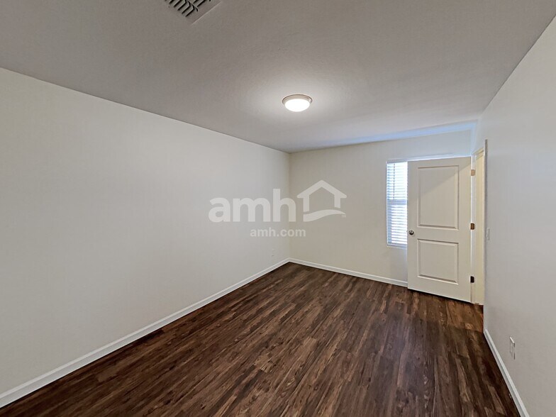 Building Photo - 14221 W Georgia Dr