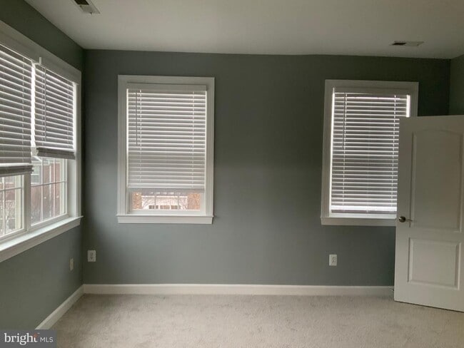 Building Photo - 3301 Castle Ridge Cir