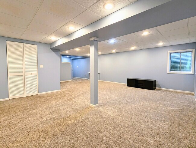 Building Photo - 612 Chelsea Ct