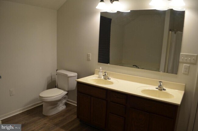 Building Photo - 12113 Fallen Timbers Cir