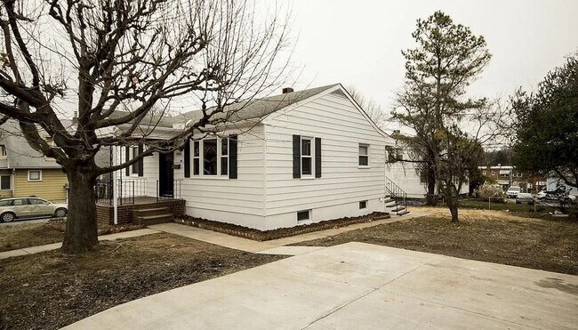 Building Photo - 4401 Buchanan Ave
