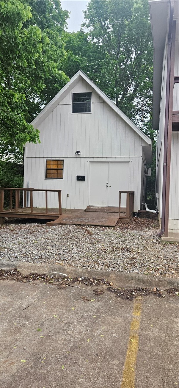 Building Photo - 632 Whitham Ave