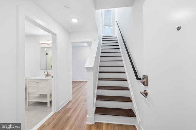 Building Photo - 4324 Lancaster Ave