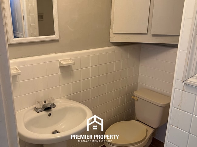 Building Photo - Cozy 1BR Apartment Near Downtown Huntsville w/ Bright Windows & Yard Access