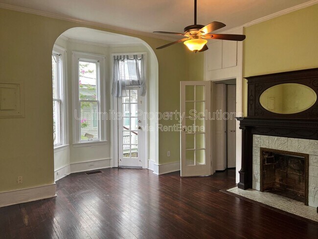 Building Photo - 419 S 3rd St