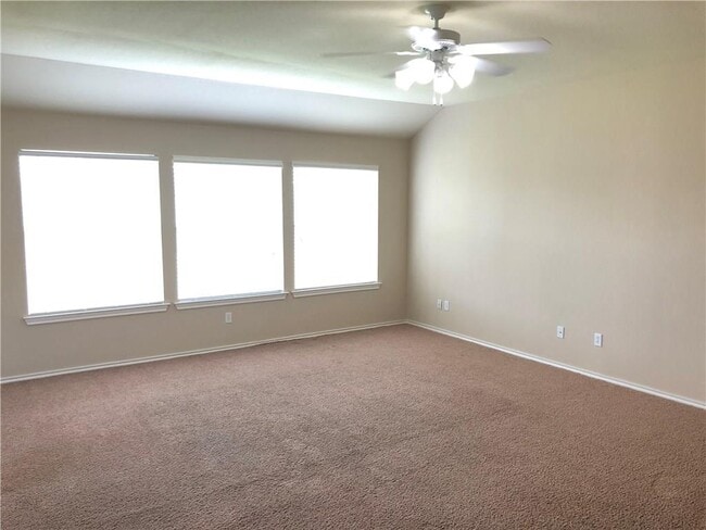 Building Photo - 711 Encanto Dr