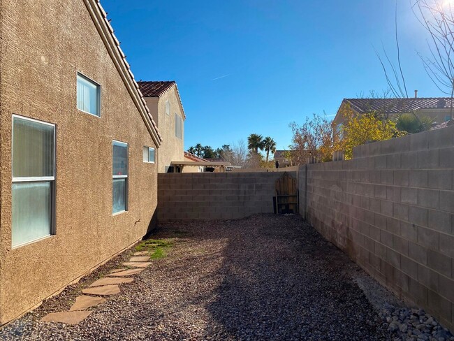 Building Photo - Summerlin - Single Story on Corner Lot