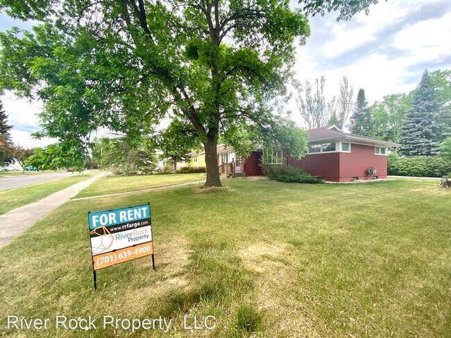 Building Photo - 2 br, 1 bath House - 1805 4th St S North Unit