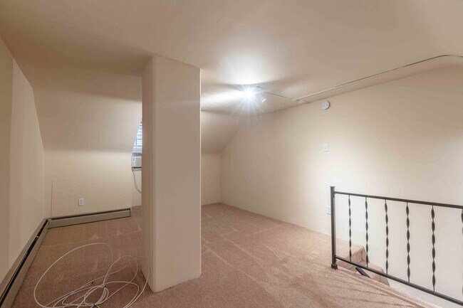 Building Photo - 2 bed/1 bath Townhome in WC Boro w/Off Street Parking