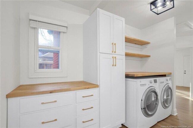 Building Photo - 809 Anarine Rd