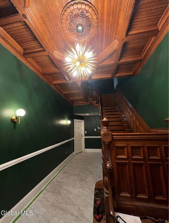 Building Photo - 612 Union St