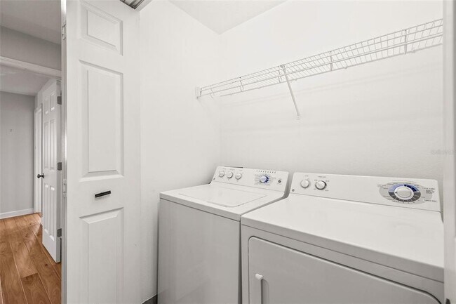 Building Photo - 113 S Melville Ave
