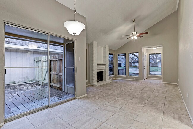 Building Photo - 23322 Pebworth Pl