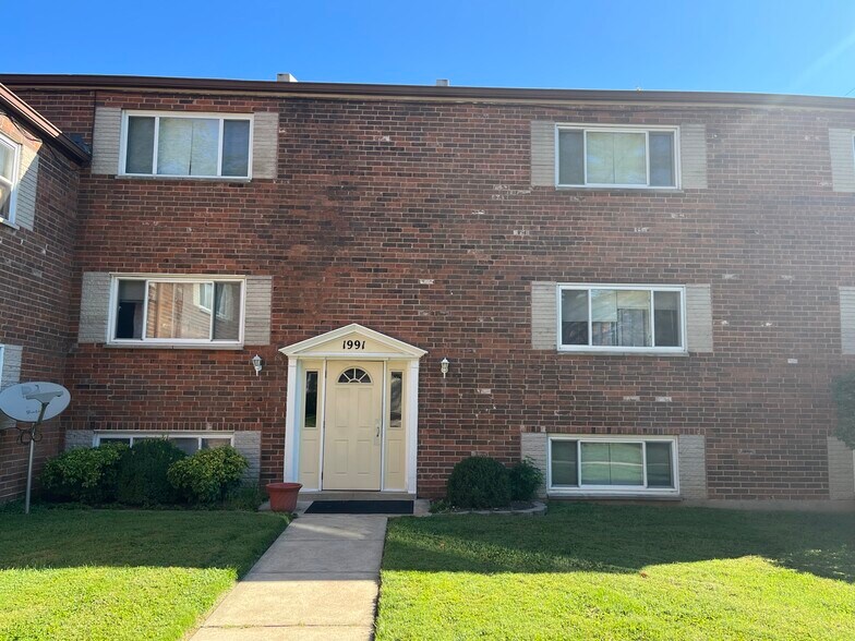 Building front view - 1991 Lemay Ferry Rd