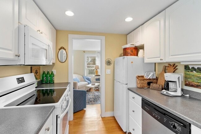 Building Photo - 34 High St