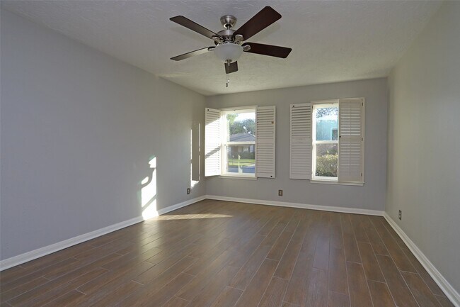 Building Photo - 12870 Westella Dr