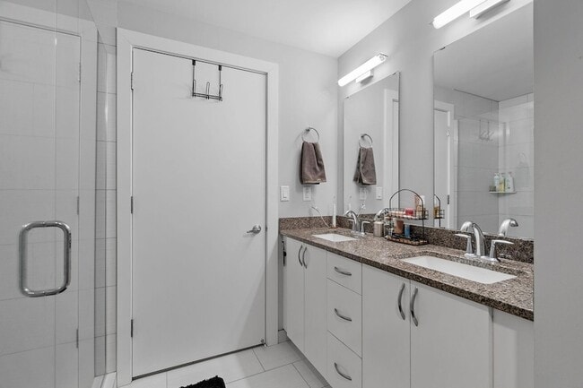 Building Photo - 740 Portland Ave