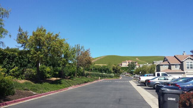 Building Photo - Charming and Updated 2BD/2BA Livermore Copper Hill Condo Near Las Positas College & 580!