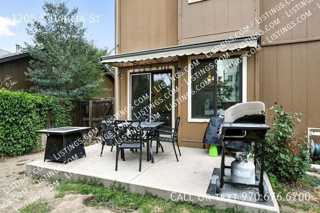 Building Photo - 1205 S Dahlia St