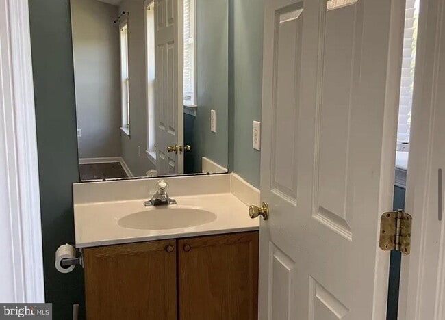 Building Photo - 100 Quince Tree Dr