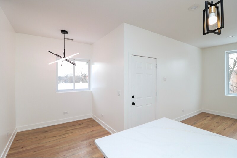 Building Photo - 1249 S Kedvale Ave