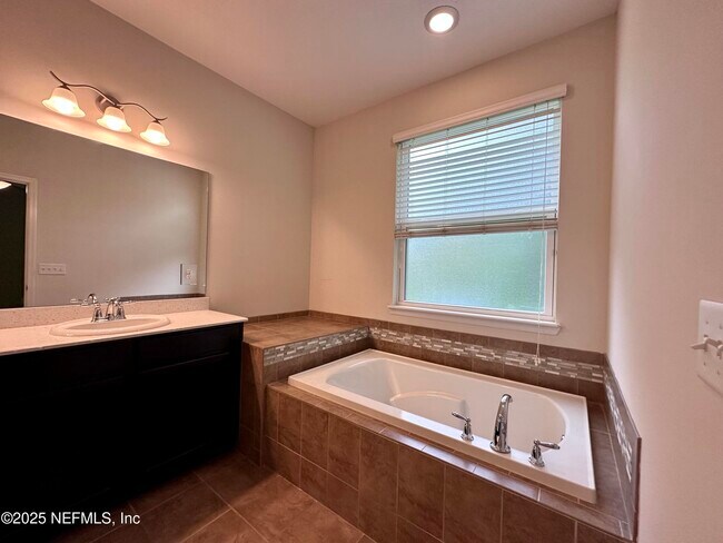 Building Photo - 65 Lone Eagle Way