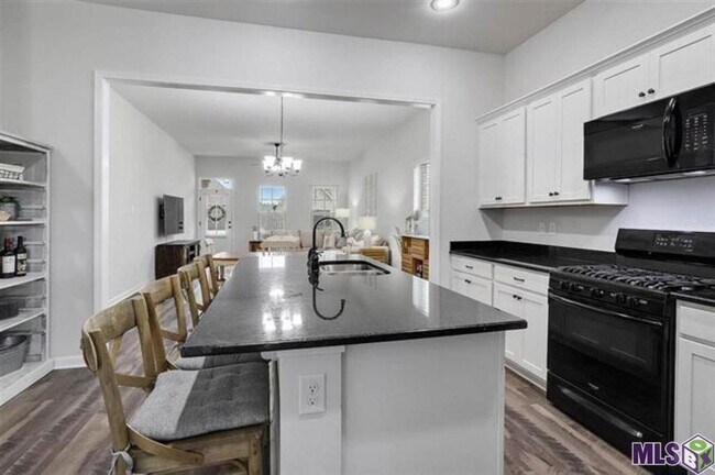 Building Photo - 4 Bedroom Home in Hunters Trace