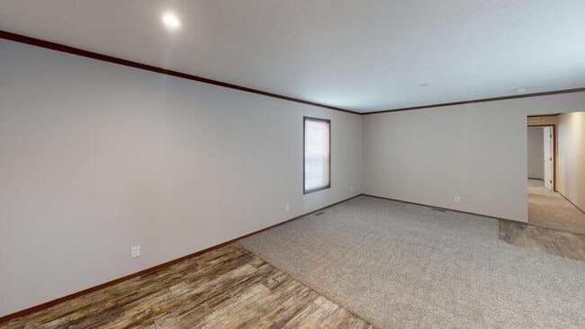 Building Photo - 120 Northwest Dr