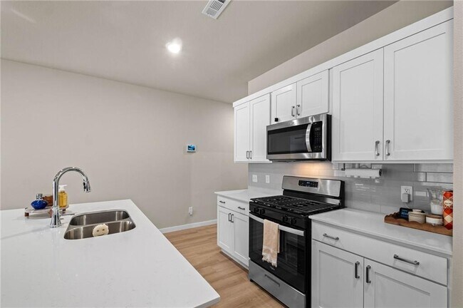 Building Photo - 2219 S 9th St