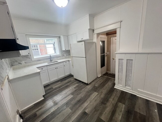 Building Photo - Amazing new Reno house